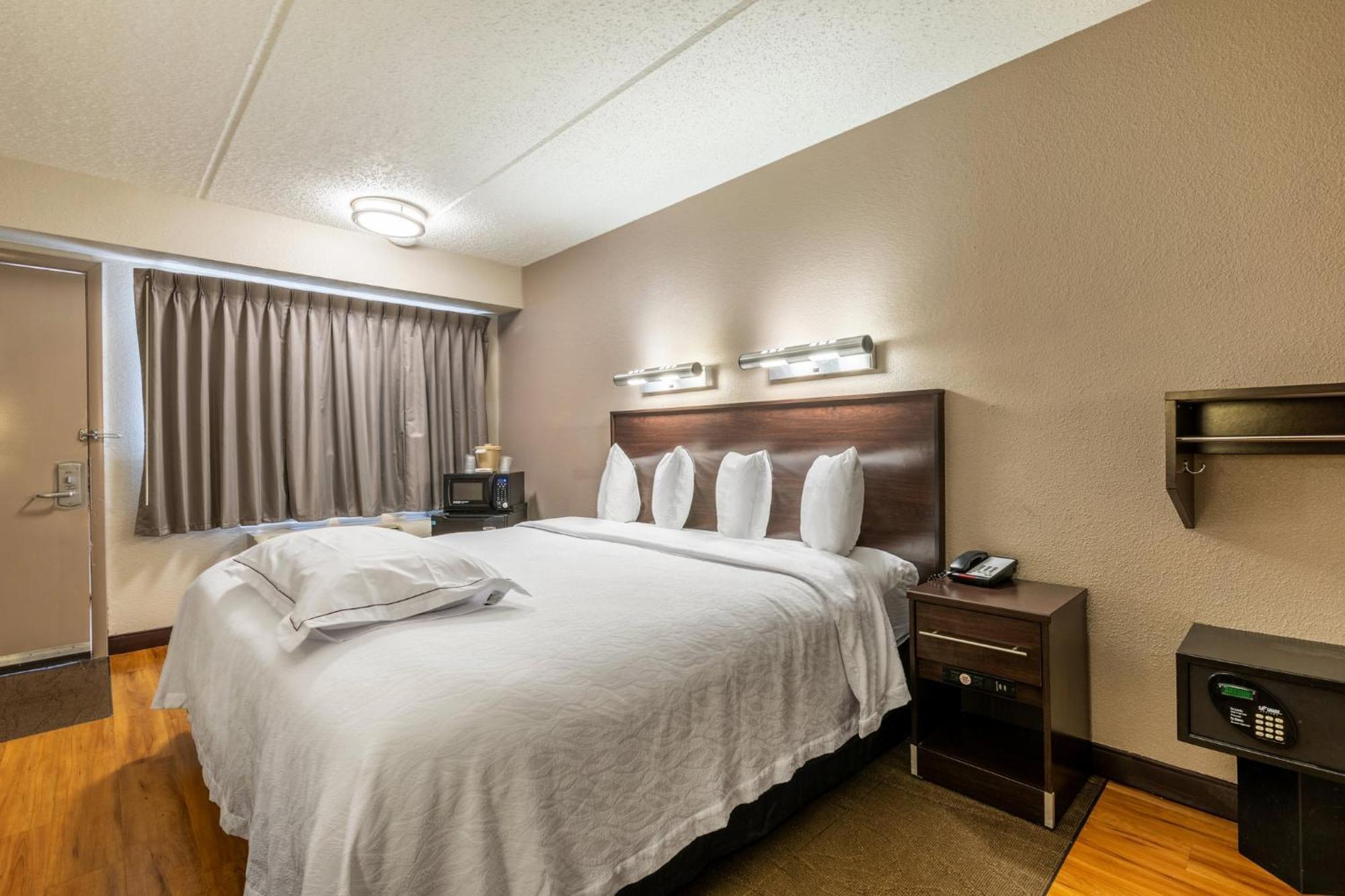 Red Roof Inn Plus+ Nashville Airport Екстер'єр фото